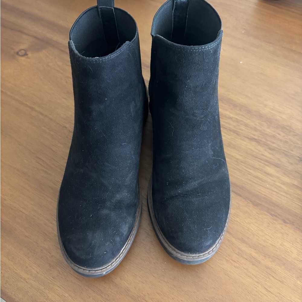 Black Chelsea style Suede Ankle Boots